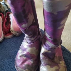 Purple camo mid-calf boots